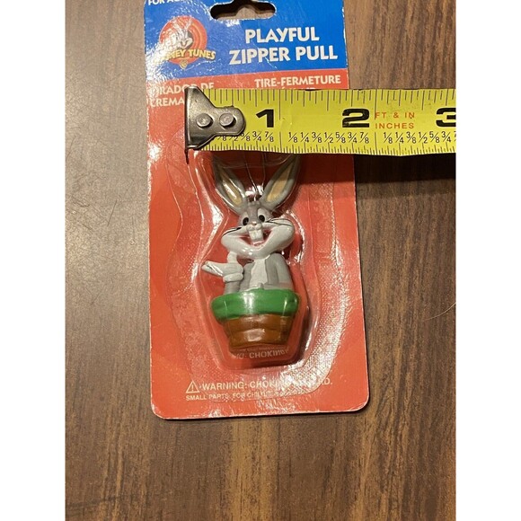 Vintage 1998 Looney Tunes Bugs Bunny Zipper Pull Warner Bros. Collectible - Picture 6 of 6